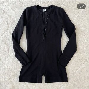 Aritzia❣️TNA wafflex main romper in black
